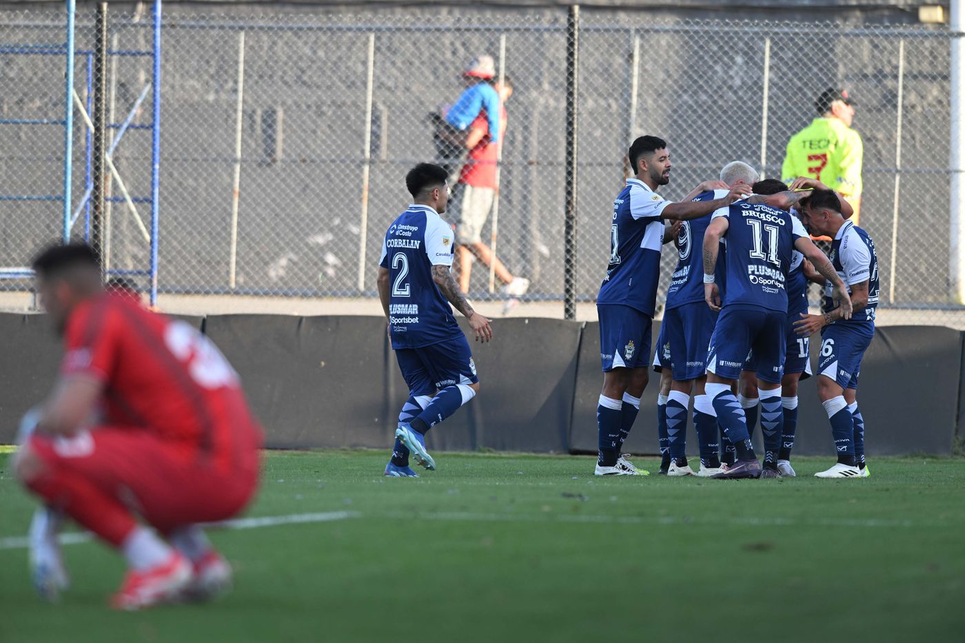 Gimnasia Barracas Central festejo gol