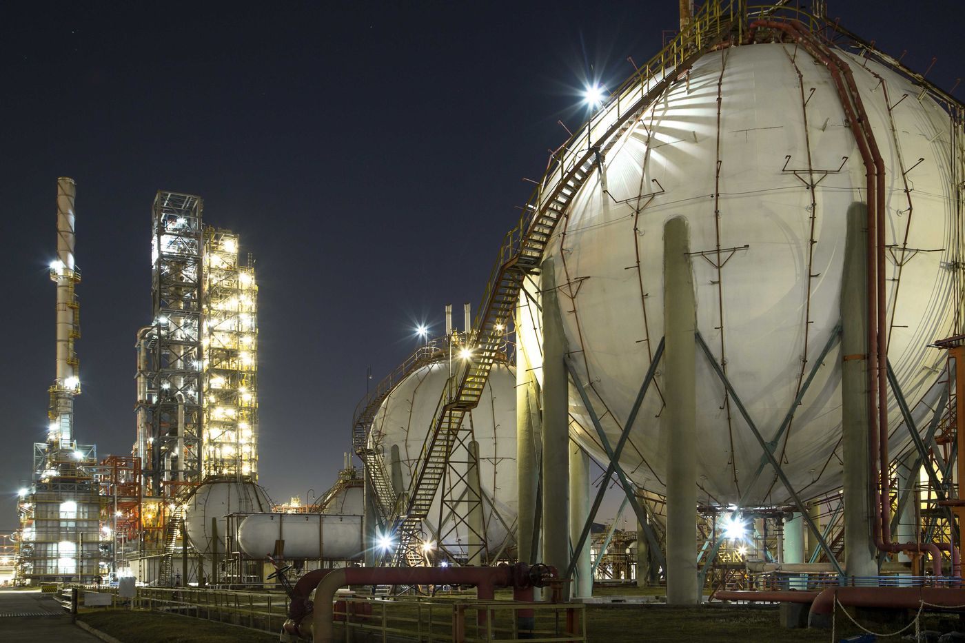 Voceros de la YPF sostienen que el olor no tiene nada que ver con la Refinería