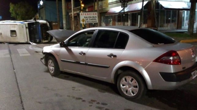 la trasladaban en ambulancia para hacerle una transfusion, chocaron contra un auto y murio