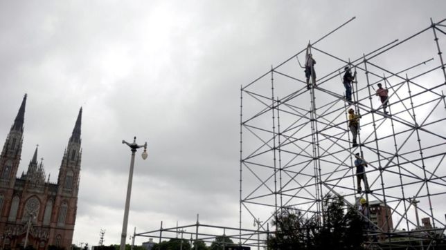 por el duelo nacional, evaluan suspender los festejos por los 136 anos de la plata
