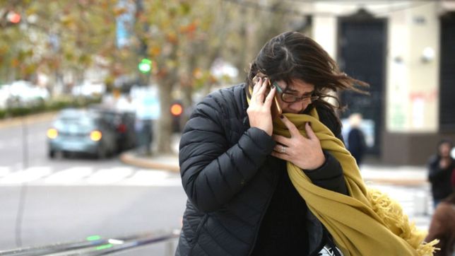se avecina un domingo ventoso en la plata
