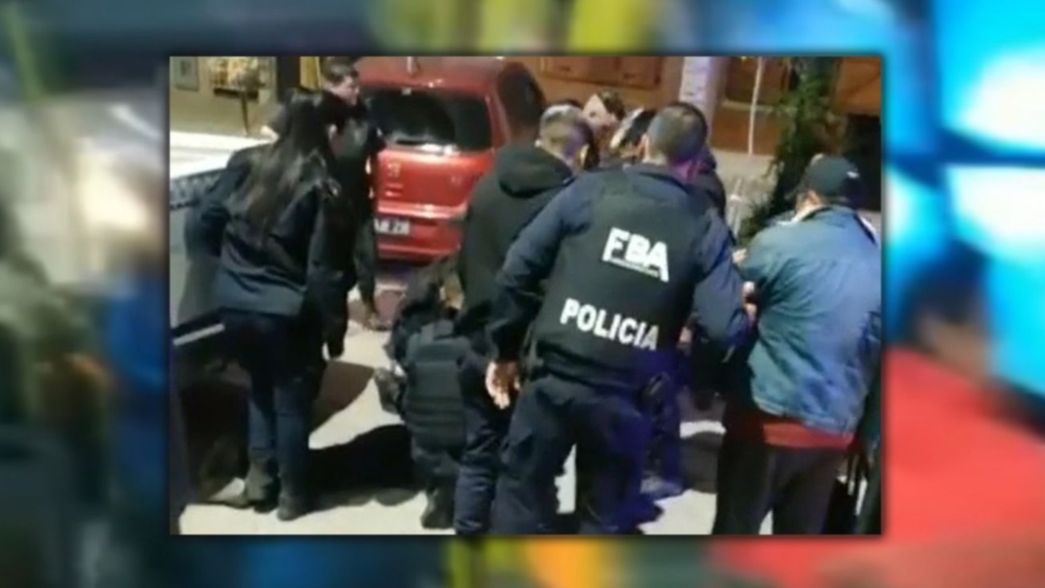 VIDEO: Así detuvieron al hombre que iba con tres armas de juguete en el micro