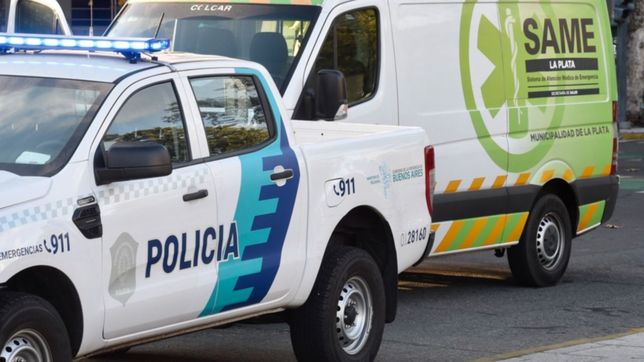 un delivery escapaba de motochorros en la plata, fue atropellado y termino en el hospital