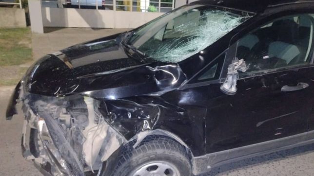 terrible accidente fatal en la plata: un chico en moto choco con un auto y murio