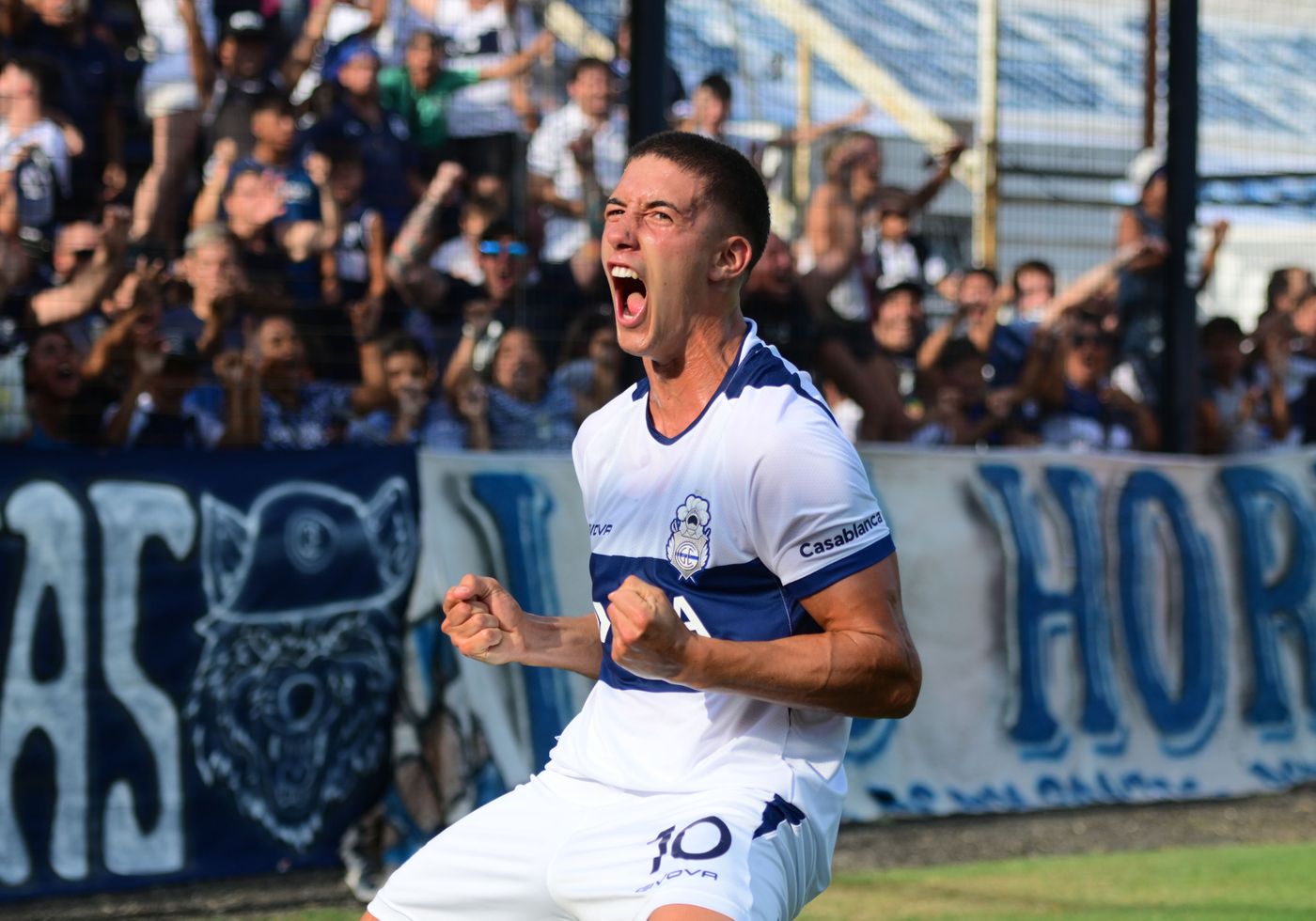 Gimnasia Aldosivi Barros Schelotto festejo gol