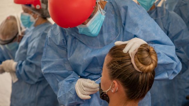 los casos de covid-19 tuvieron un leve repunte y crecieron un 2% en la ultima semana