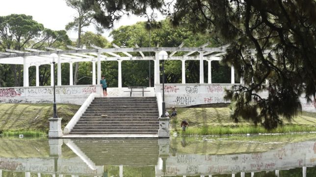 abusaron de una joven de 24 anos en los banos del parque saavedra