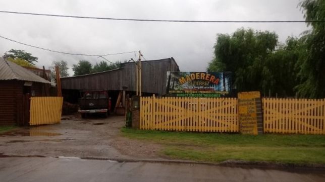 robo, amenazas y tension en medio de un ataque armado en una maderera de la plata