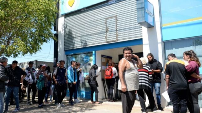 requisitos, fechas y alcance: inscriben en la plata para el bono de $45.000 de la anses