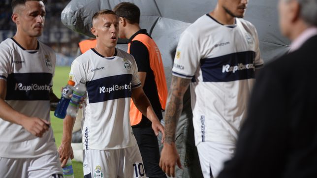 alerta en gimnasia por la llegada de barracas central al bosque y el preocupante antecedente