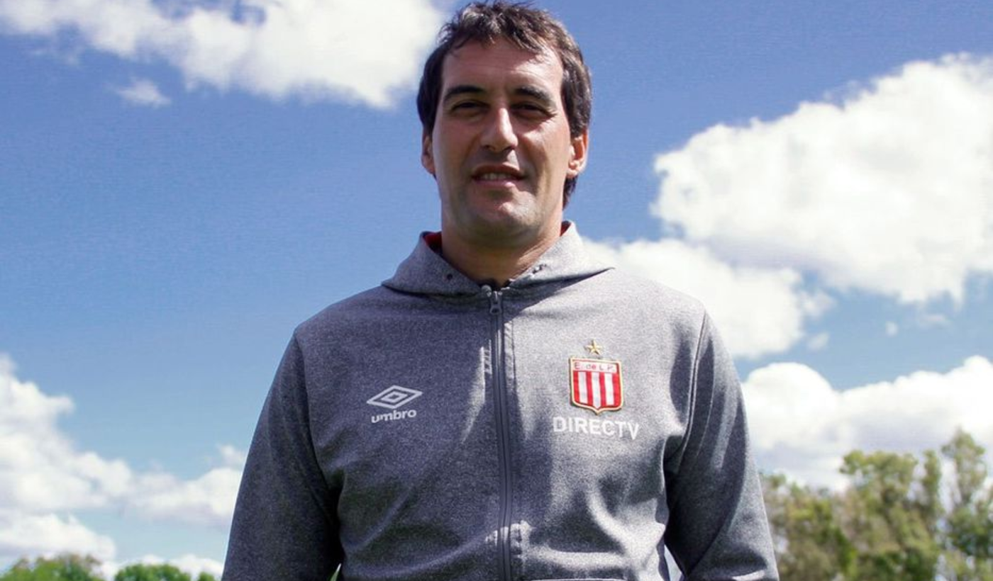 Agustín Alayes Estudiantes.png