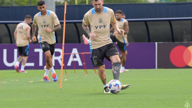 la seleccion argentina entrena con novedades en el equipo