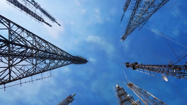 investigadores de la unlp ponen el ojo en los efectos de las antenas de celulares y radios