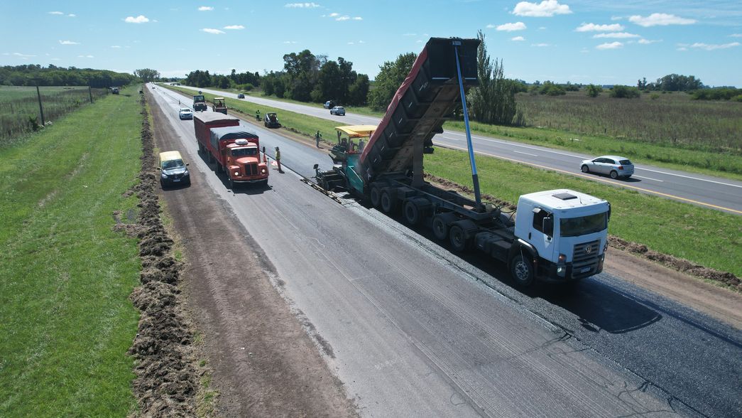 Renuevan la iluminación y los semáforos en rutas de La Plata, Berisso y el resto de la provincia
