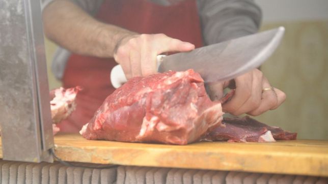 robaron en una carniceria, le rebanaron la oreja al dueno y tuvieron que darle 40 puntos de sutura