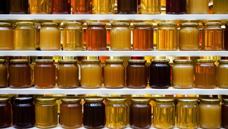 La ANMAT prohibió una marca de miel por ser peligrosa para la salud pública