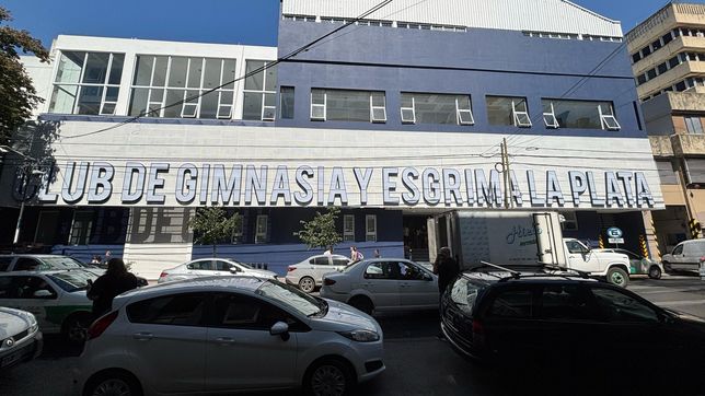 reunion clave de mariano cowen con parte del mundo politico de gimnasia