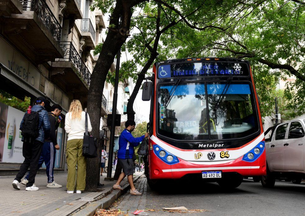 Parada de micros colectivos (5).JPG