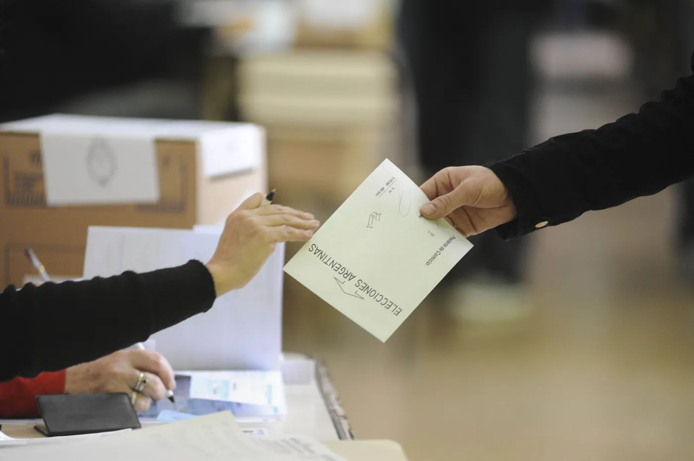 De acuerdo con la legislación, la veda electoral pretende ser un tiempo de reflexión para los votantes y comienza 48 horas antes de la apertura de los comicios. De acuerdo con la legislación, la veda electoral pretende ser un tiempo de reflexión para los votantes y comienza 48 horas antes de la apertura de los comicios.