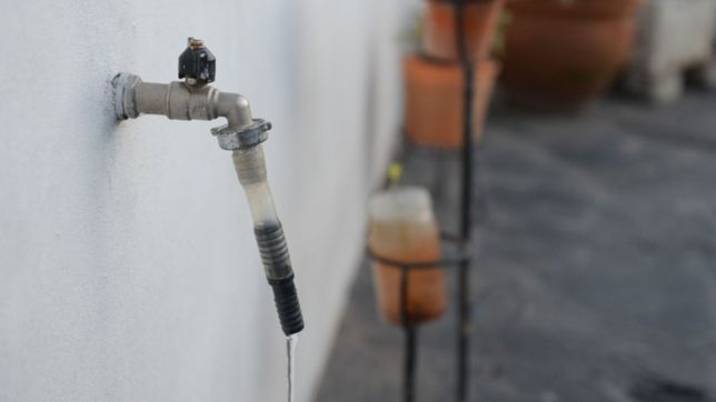 absa hara obras en un acueducto y faltara agua en distintos sectores de la plata