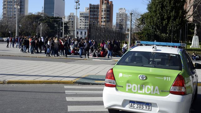 piden informes ante la creciente preocupacion por la seguridad en las escuelas de la plata