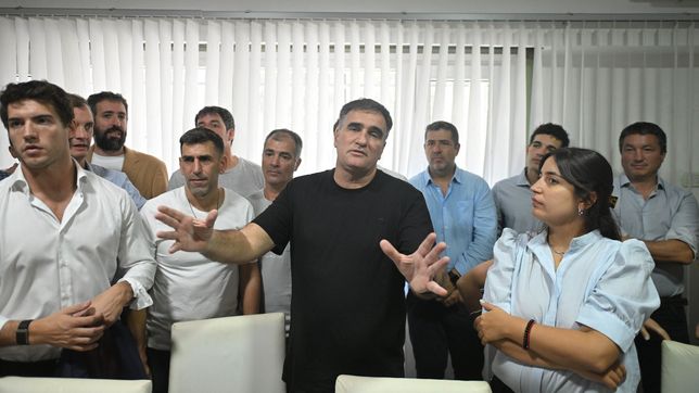 carlos anacleto asumio formalmente la presidencia de gimnasia