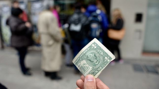 para frenar el dolar, se podra abrir plazos fijos en cualquier banco sin ser cliente