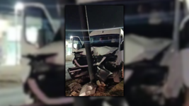 una mujer choco contra un poste en la plata y sospechan que se descompenso mientras manejaba una mujer choco contra un poste en la plata y sospechan que se descompenso mientras manejaba