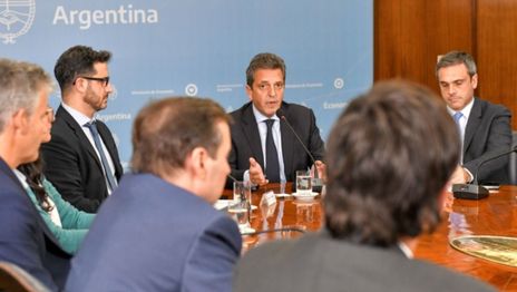 Massa anuncio beneficios fiscales para supermercados que entren al acuerdo de precios