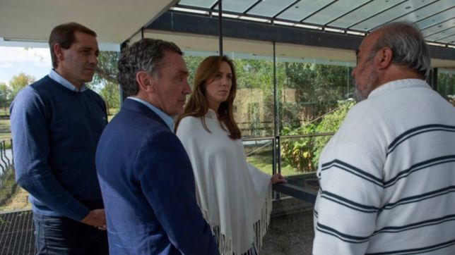 a 43 anos del ultimo golpe de estado, vidal y garro visitaron el destacamento de arana