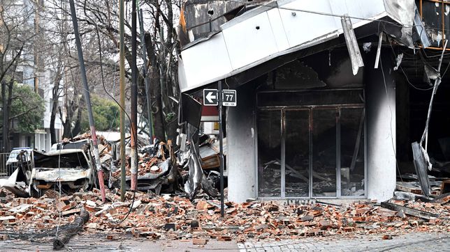 ¿como es la tecnica que se usara para tirar abajo el deposito incendiado en la plata?