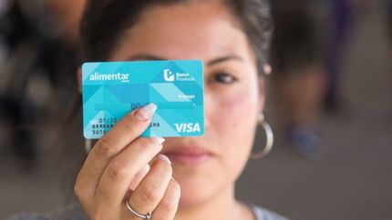 Massa confirmó dos refuerzos para la Tarjeta Alimentar y un aumento del 30%