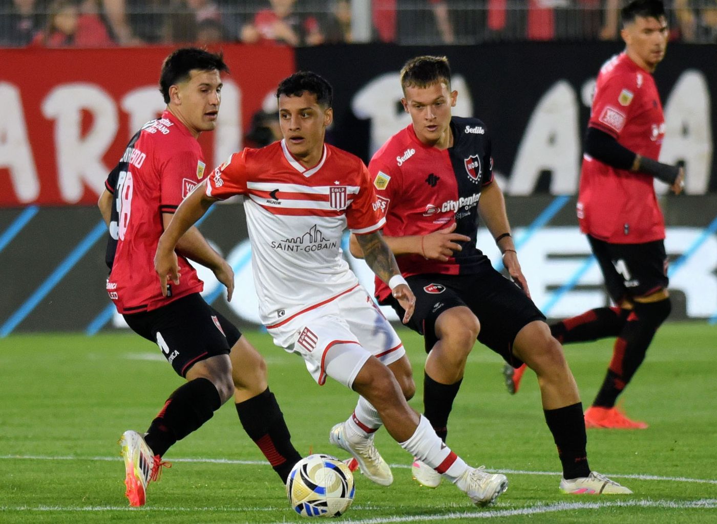 Estudiantes Newells Palacios