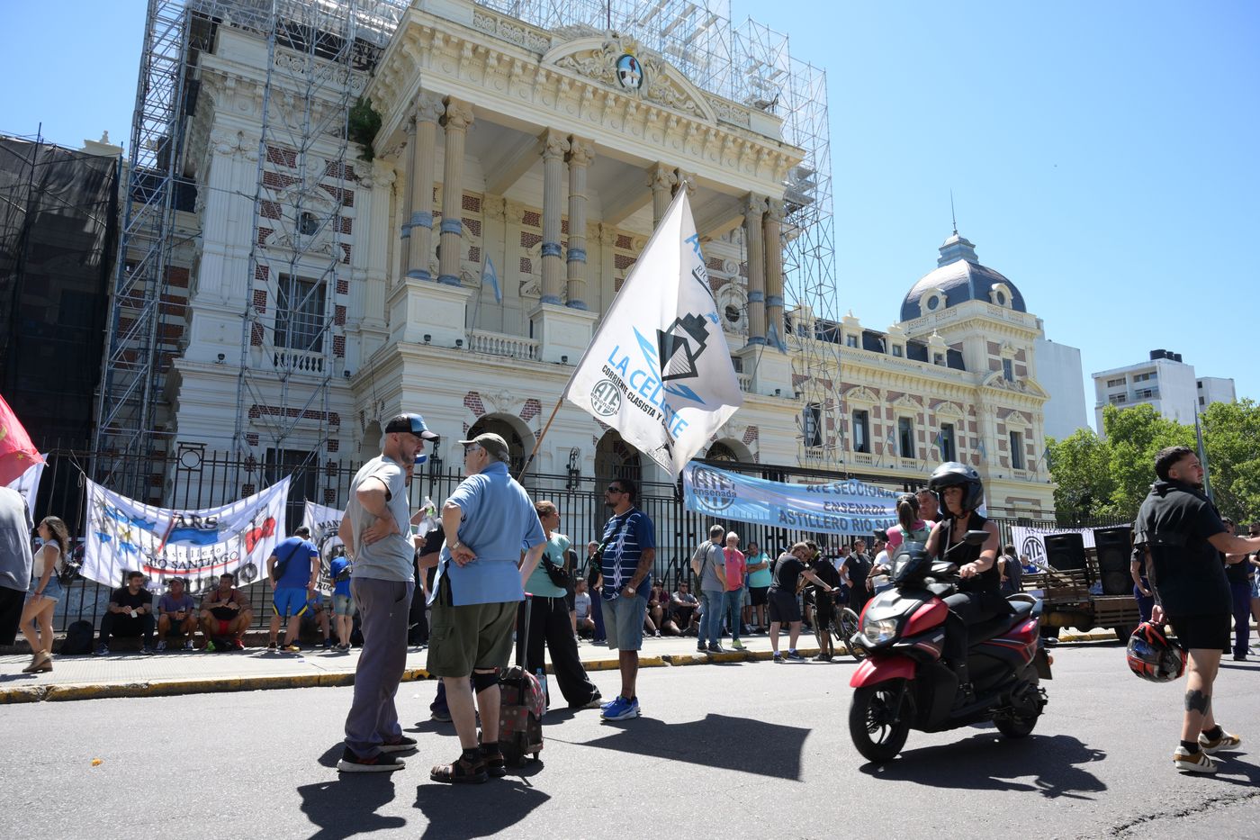 Protesta Trabajadores del Astillero Río Santiago (2)