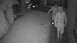 tres ladrones intentaron ingresar a una casa en la plata, se asustaron por la alarma y huyeron tres ladrones intentaron ingresar a una casa en la plata, se asustaron por la alarma y huyeron