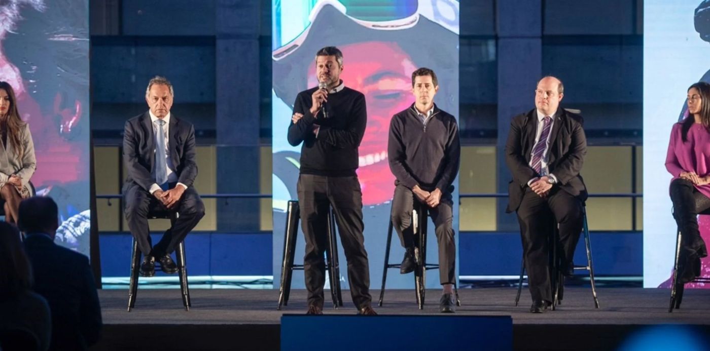 Scioli Lamens De Pedro