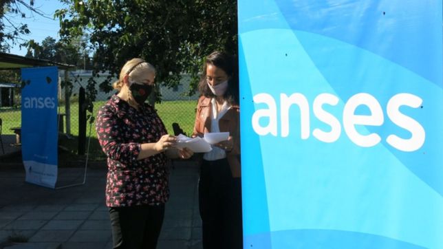 con cambios por el feriado, asi cobraran esta semana los beneficiarios de anses
