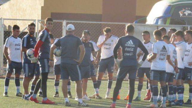 debuta el sub-19 con la presencia de jugadores de gimnasia y estudiantes