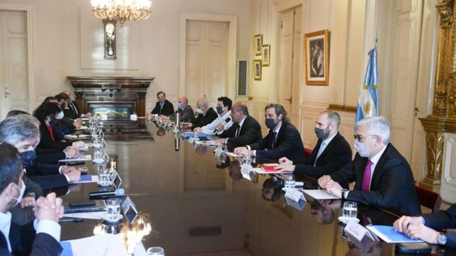juan manzur encabeza la primera reunion del nuevo gabinete en la casa rosada