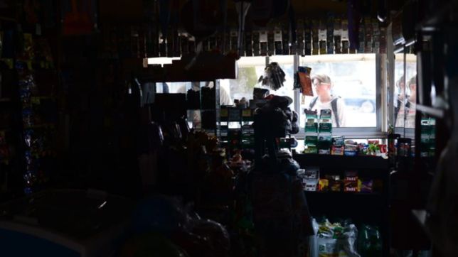 un apagon nacional dejo sin luz a gran parte del pais y afecto a la plata