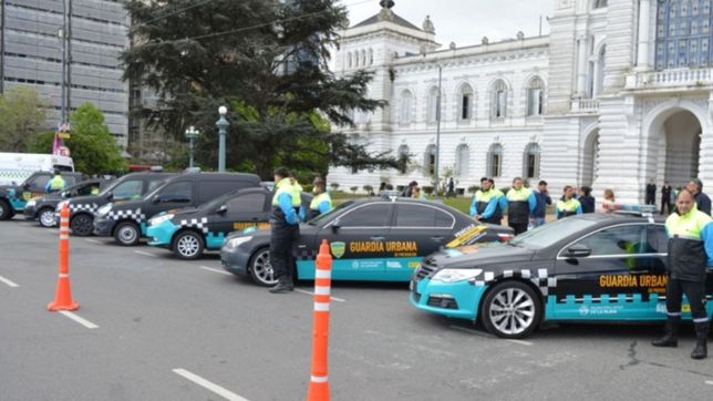 con autos recuperados, presentaron nuevo equipamiento para la guardia urbana de la plata