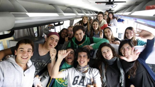 casi 30 mil chicos ya se anotaron para acceder a los viajes de egresados gratuitos