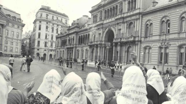 se realizara un festival musical para homenajear a las madres de plaza de mayo