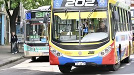 los boletos de los micros en la plata, berisso y ensenada subiran un 4,5% y el mas caro llegara a $1.000 los boletos de los micros en la plata, berisso y ensenada subiran un 4,5% y el mas caro llegara a $1.000