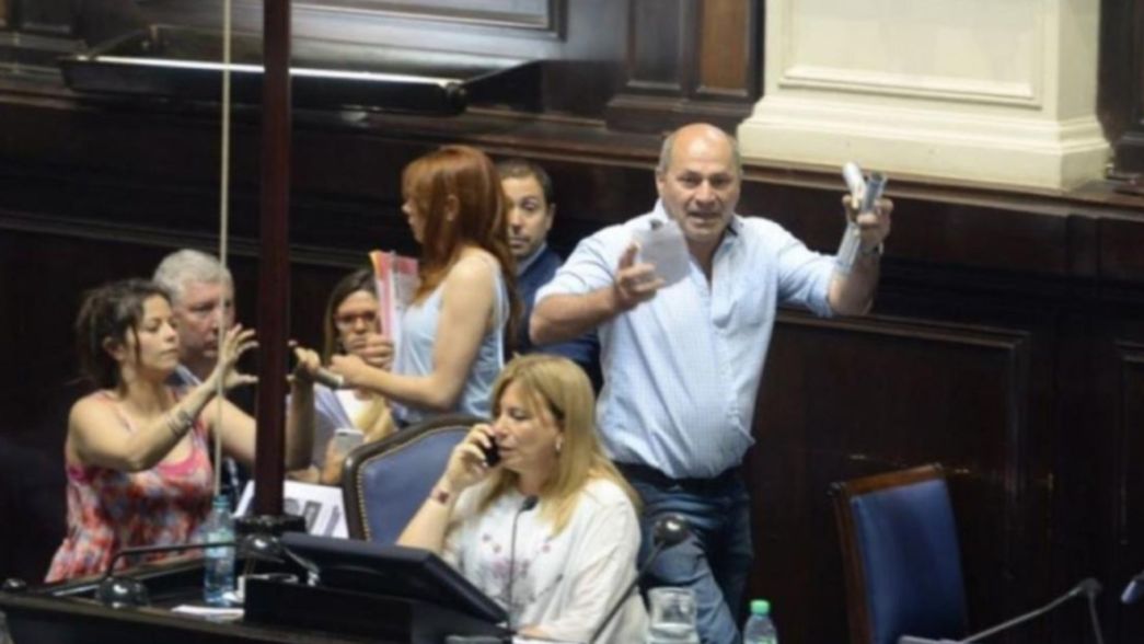 El intendente Mario Secco a juicio oral por su irrupción en la Legislatura