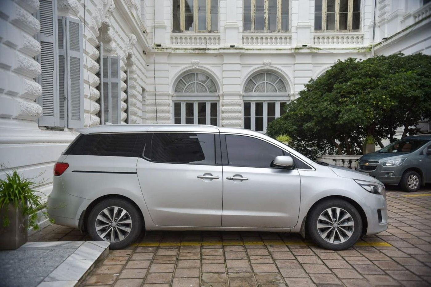 Uno de los autos oficiales de la Municipalidad de La Plata que fue vendido para comprar patrulleros Uno de los autos oficiales de la Municipalidad de La Plata que fue vendido para comprar patrulleros