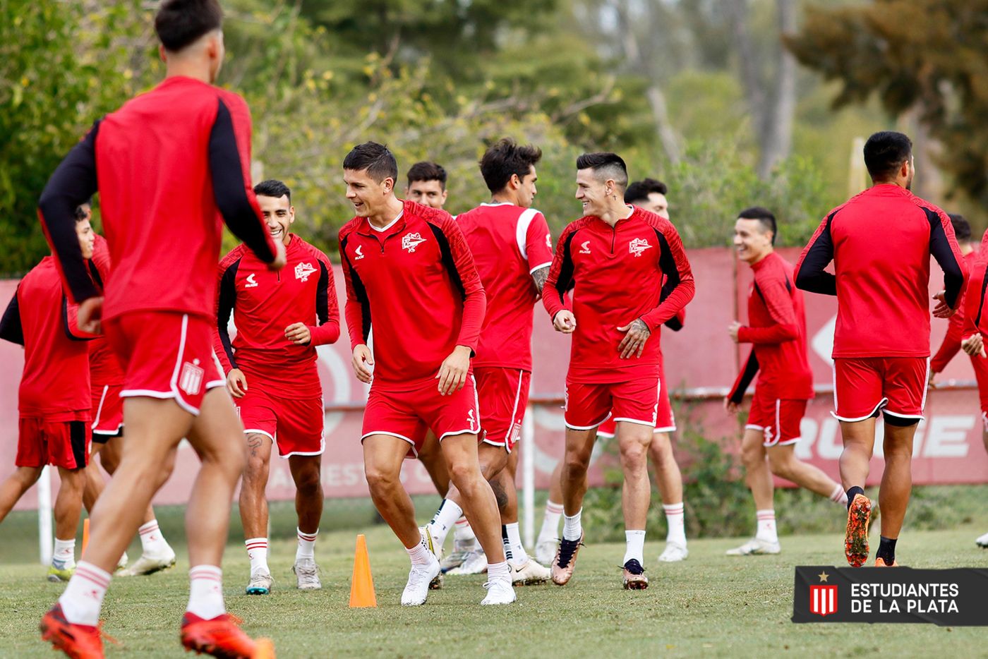 El plantel de Estudiantes se sigue preparando en City Bell.