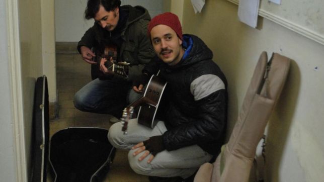 conmovedor apoyo al docente que echaron de un colegio catolico por usar la palabra todes