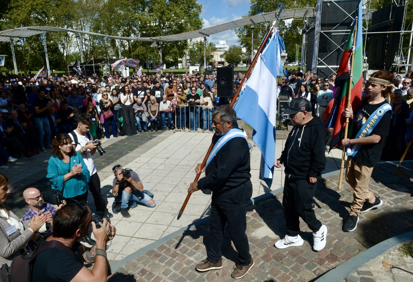 Acto por Malvina en Plaza Islas Malvinas (9).jpg