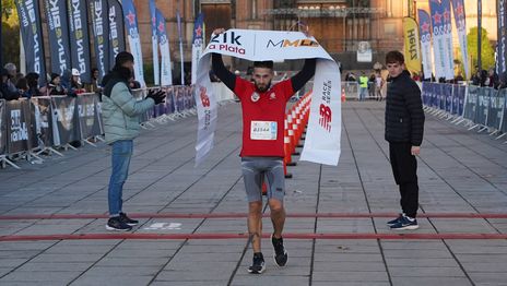 Dos platenses hicieron podio en los 10K de la Media Maratón La Plata: uno por uno, todos los ganadores Dos platenses hicieron podio en los 10K de la Media Maratón La Plata: uno por uno, todos los ganadores